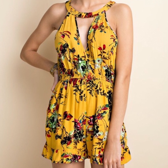 peekaboo printed romper - Picture 1 of 6